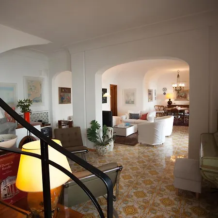 Scala Sleeps 9 Pool Air Con Wifi * Ravello